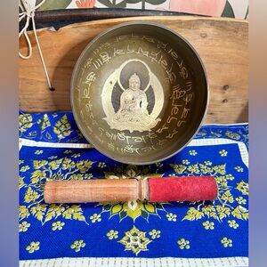 Decorative Singing Bowl with Mallet